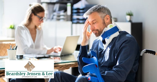 injured man talking to his lawyer